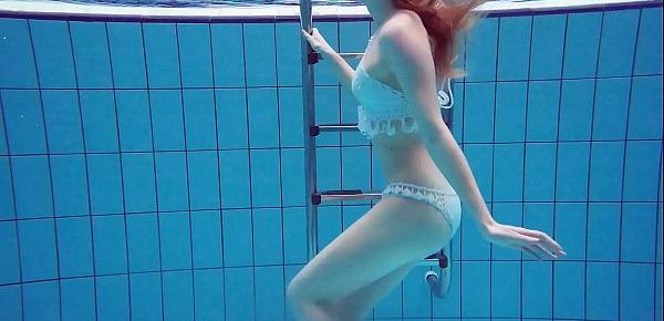  Blonde babe naked underwater Diana Zelenkina